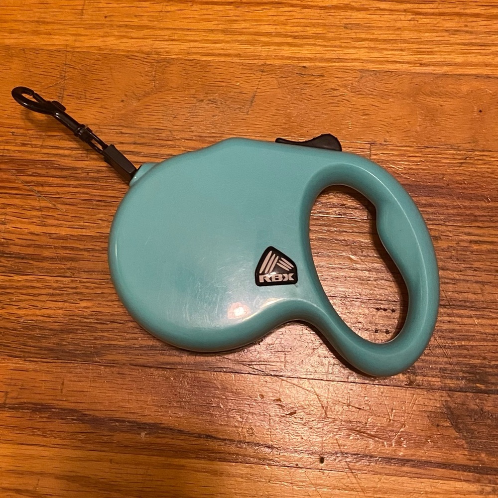 Retractable leash